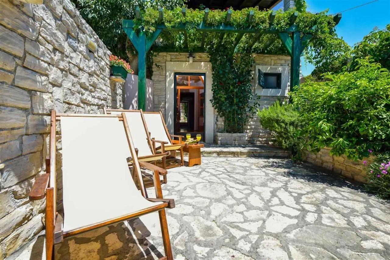Stone Holiday House Zara With Jacuzzi Sukosan