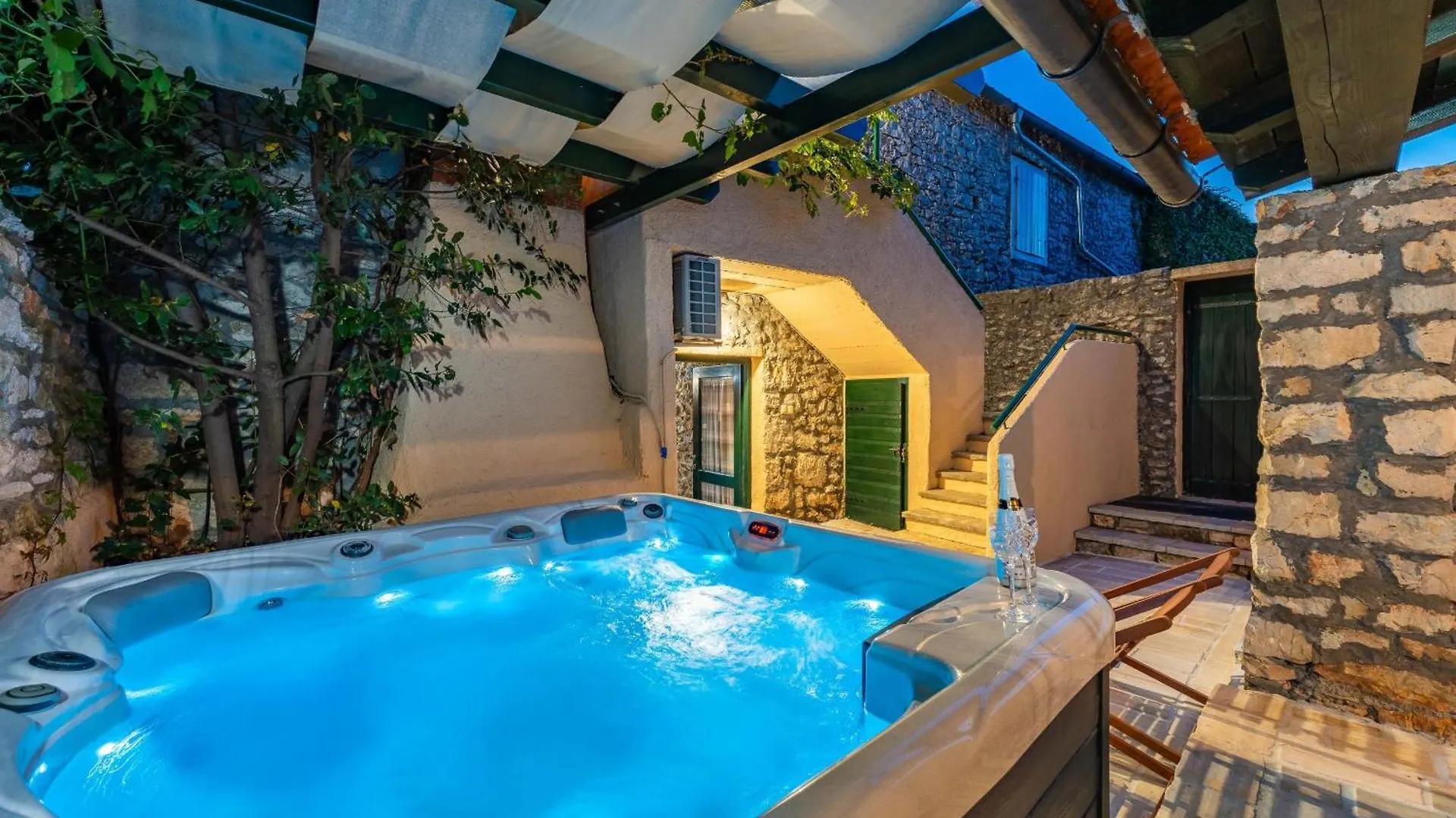 Holiday home Stone Holiday House Zara With Jacuzzi Sukosan Croatia
