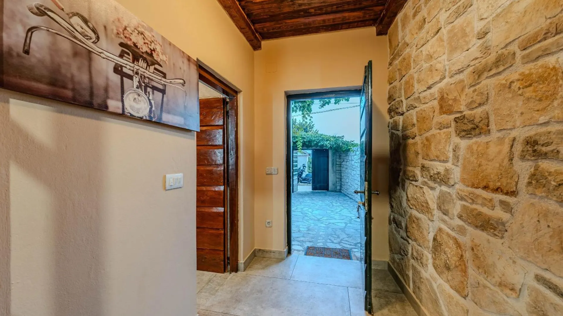 Holiday home Stone Holiday House Zara With Jacuzzi Sukosan
